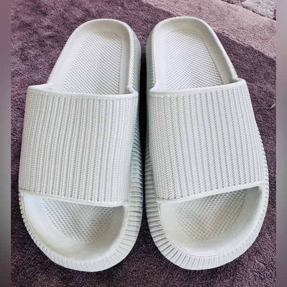 Batch of size 9 Slippers & Sandals - Picture 4 of 9